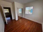 Photo - 440-46 Millar Ave