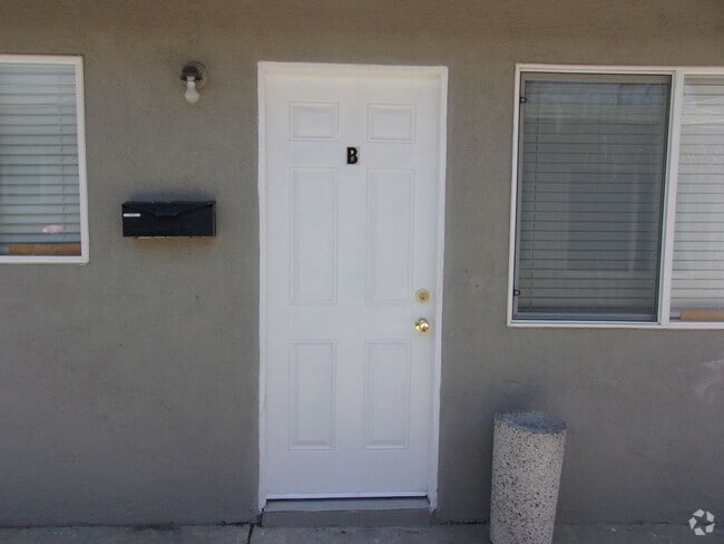 Building Photo - 724NoE Unit #B Rental