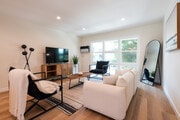 Photo - 1319 Havenhurst Dr