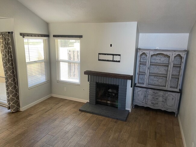Photo - Secluded 2b/2.5b condo in Oxnard
