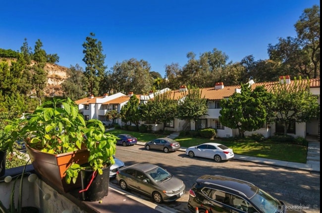 Photo - LOCATION, LOCATION 2 Bedroom 2 Bathroom Condo