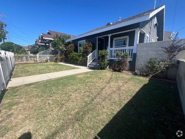 Building Photo - Craftsman Beauty with Upgrades | 2 Bed | 1... Rental