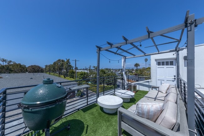 Photo - 2506 Wilson Ave