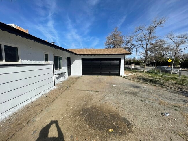 Photo - 45409 7th St E