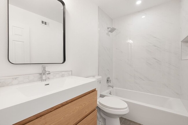 Photo - 17314 De Groot Pl