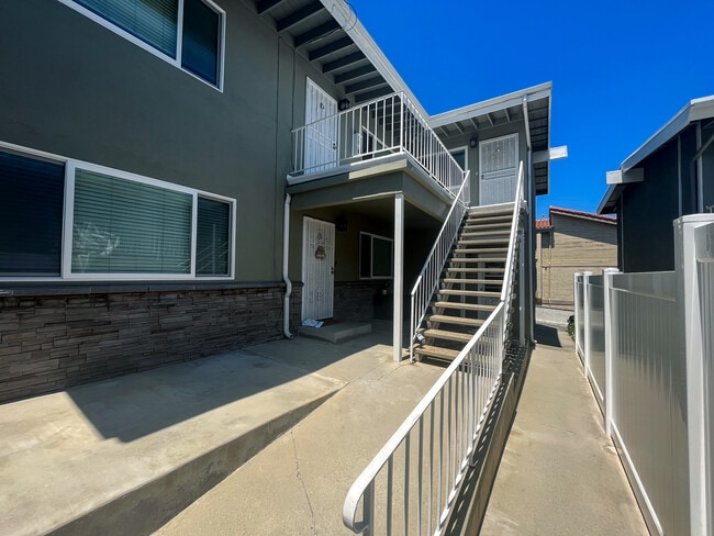 Photo - 704 N Paulina Ave