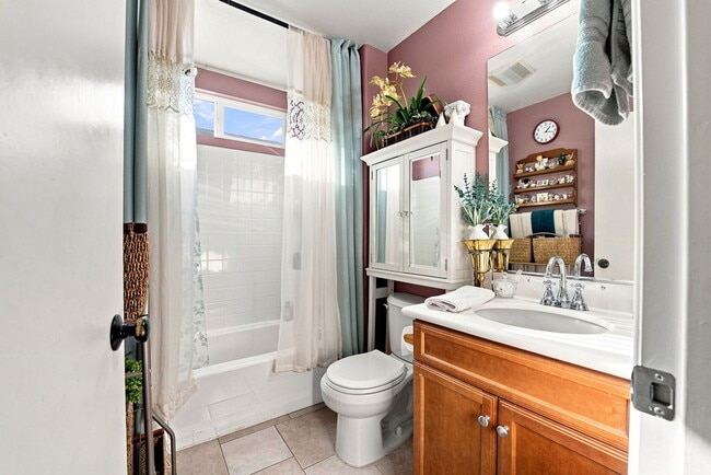 Photo - Spacious 4-Bedroom Home in Lancaster