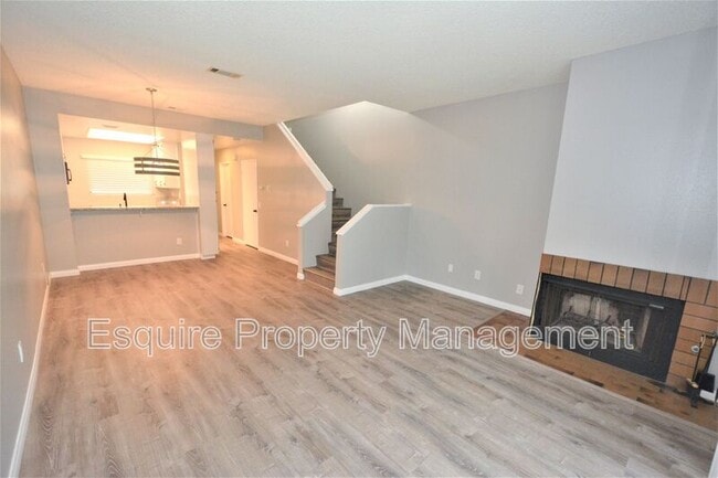 Photo - 703 Arneill Rd