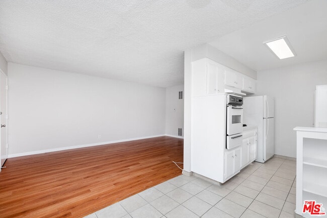 Photo - 1023 Laurel Ave Unit 2