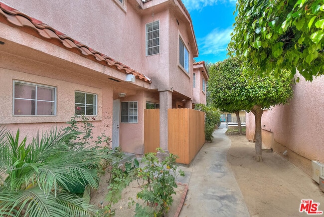 Building Photo - 13810 Funston Ave