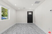 Photo - 16042 Knapp St
