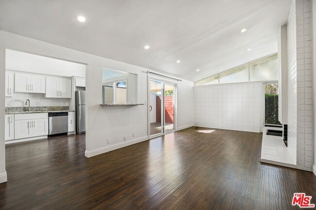 Photo - 416 Bolero Way