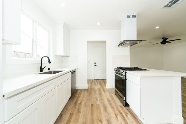 Photo - 7020 Schroll St Unit 7020