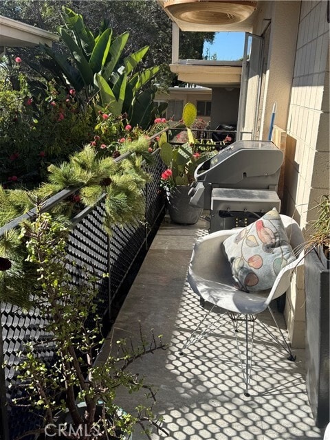 Photo - 241 S Barrington Ave Unit B7