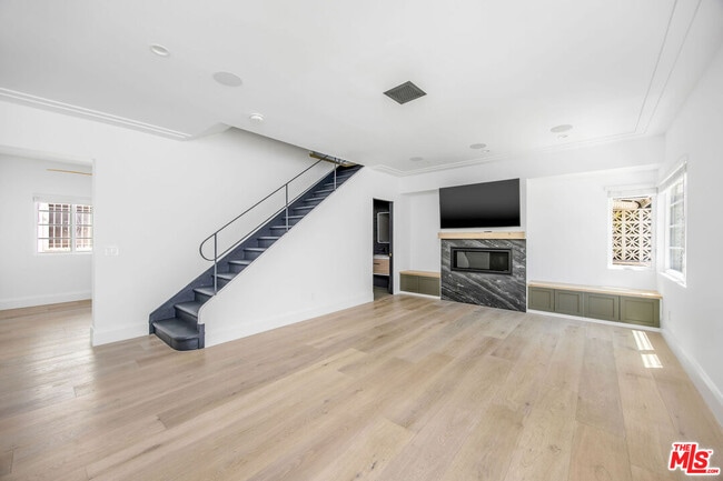 Photo - 107 Flores St Unit 1/2