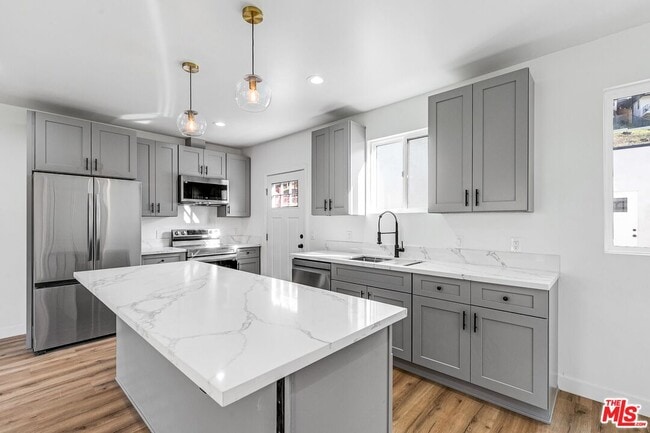 Photo - 1622 Morton Ave