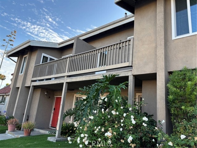 Building Photo - 16971 Hoskins Lane Unit 3 Rental
