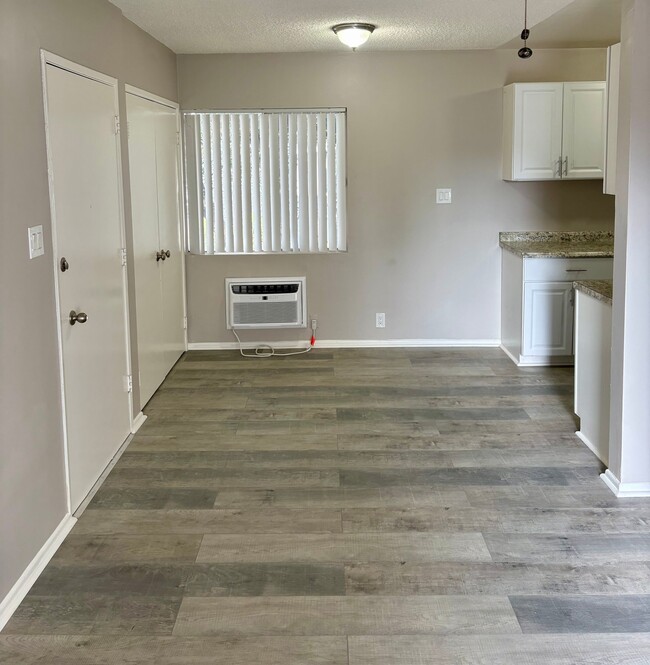 Photo - 409 N Los Robles Ave Unit 9