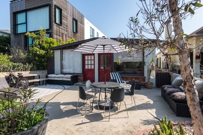 Building Photo - 78 18th St Rental
