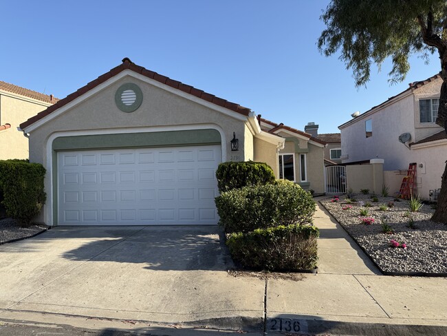 Building Photo - 2136 Waterside Dr