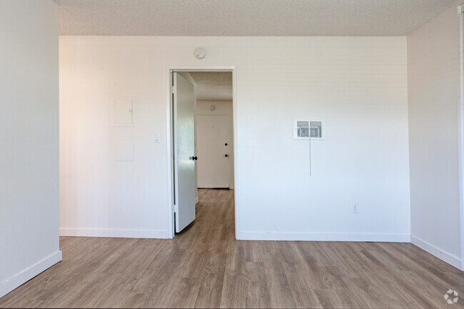 1BR, 1BA - 600SF - Paloma