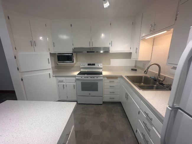 Photo - 1946 Monte Vista Dr Unit 1946