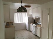 Photo - Great Upstairs 2BD/1BA Condo, Community Po...