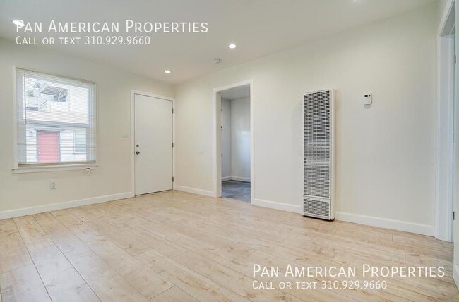 Photo - 1749 Cedar Ave Unit 04