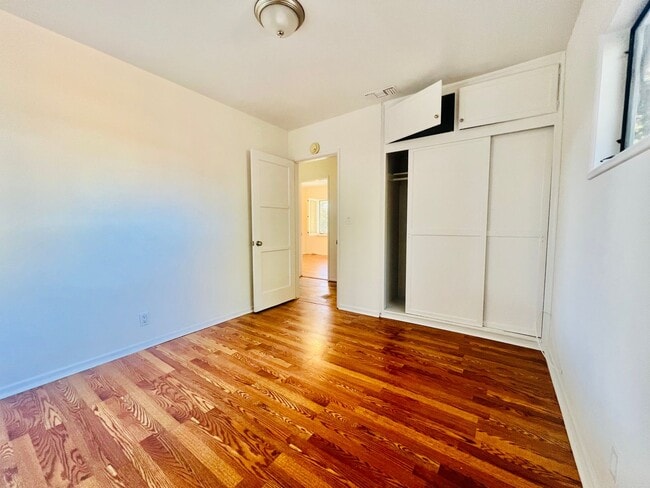 Photo - Beautiful Lake Balboa Single Family Home: 3 Bedroom/1 Bathroom/ 2-car garage