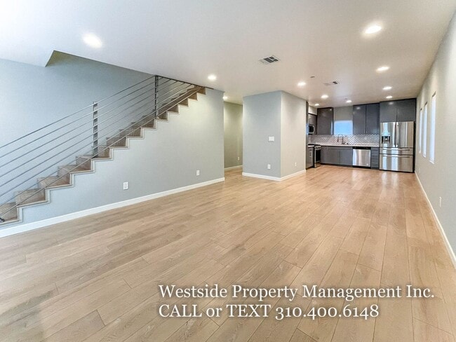 Building Photo - 6546 1/2 La Mirada Ave.-