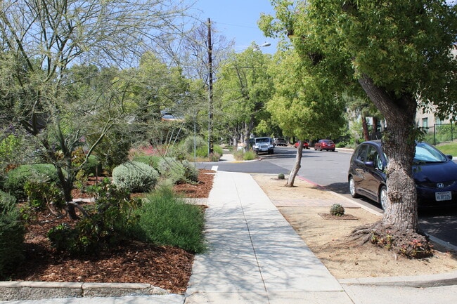Photo - 1507 Wesley Ave Townhome