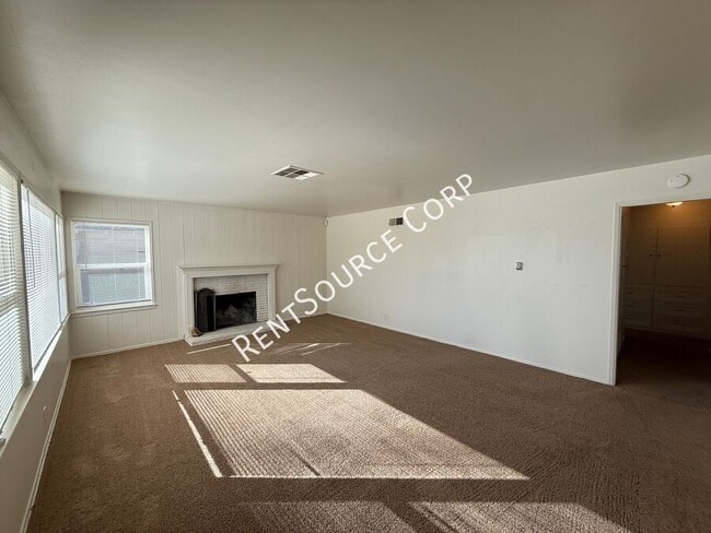 Photo - 44415 Lowtree Ave