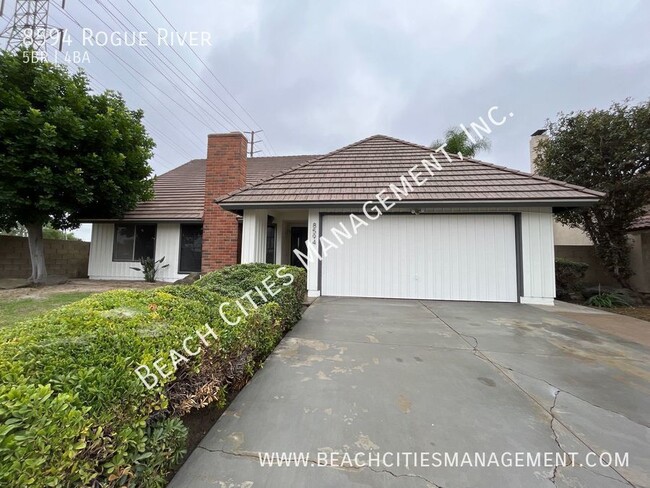 Photo - 8594 Rogue River Ave House
