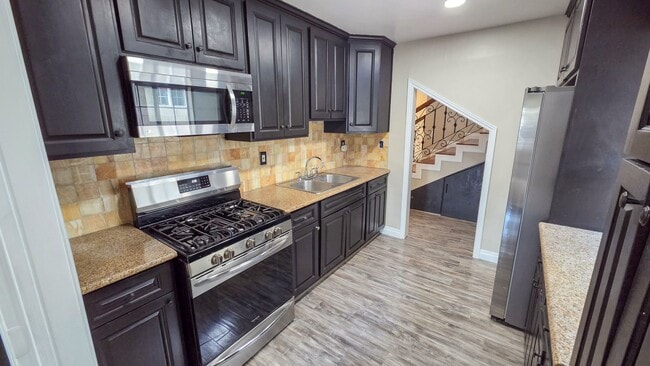 Photo - 5 Bed 3 Bath House Available Now!