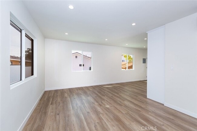 Photo - 2361 Moss Ave