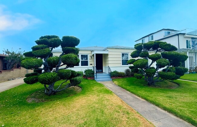 Photo - Beach House with Big Garage