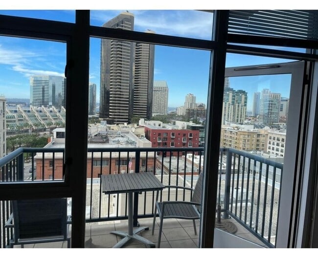 Photo - Downtown 1-Bed plus Loft 1bath 1 parking ... Unit 1111
