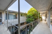 Photo - 220 S Doheny Dr