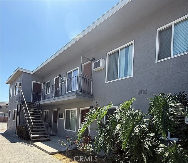 Building Photo - 1420 Benito Ave Unit 1
