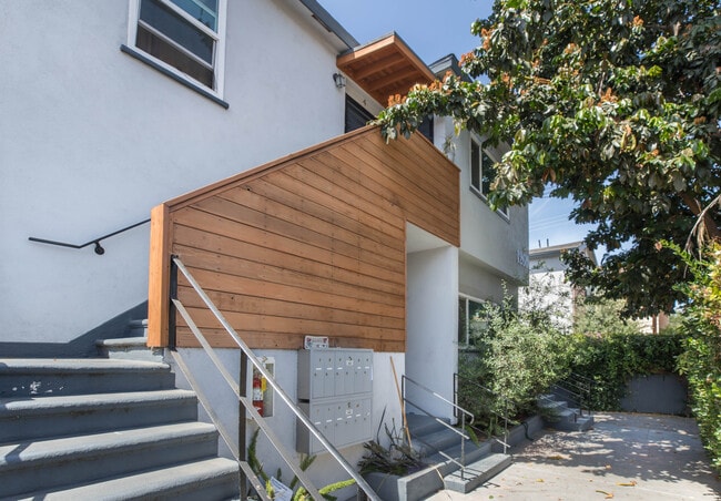 Photo - 1260 W 39th St Apartments
