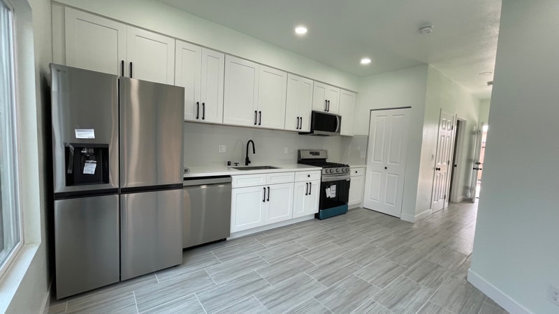 Photo - 2579 Fairmount Ave Apartment