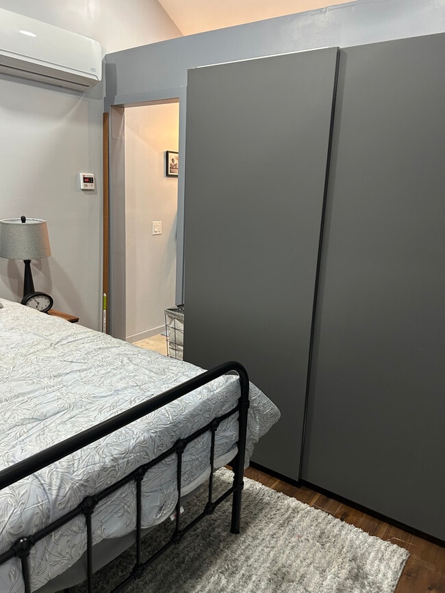 Photo - 629 N Reese Pl