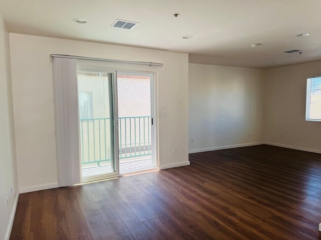 Photo - 7228 Independence, 03