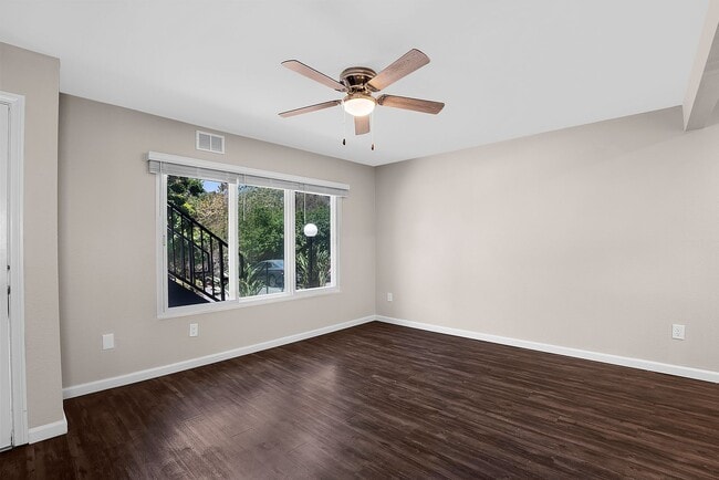 Photo - Point Loma Bay Apartments