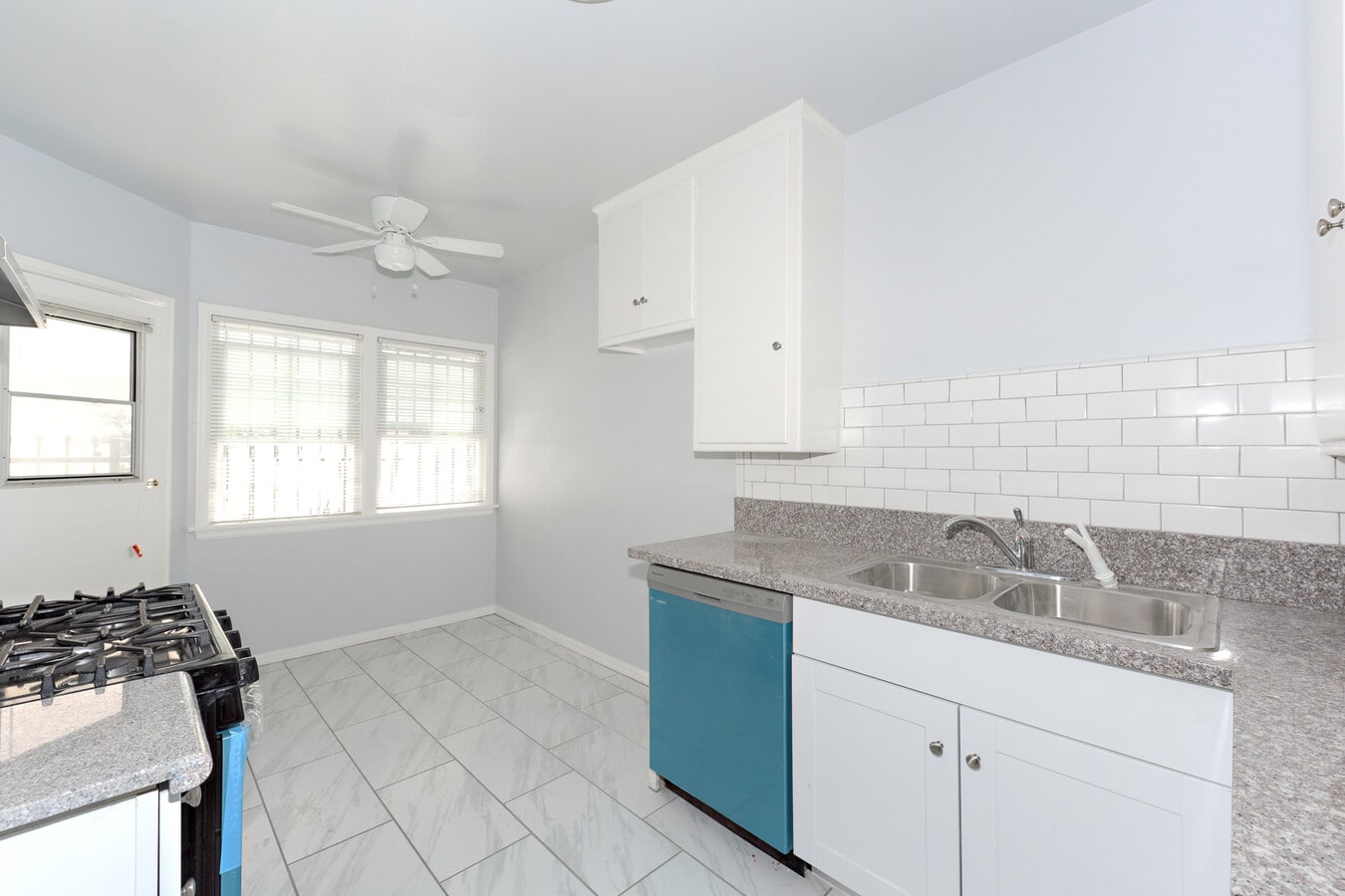 Photo - 4312 Price St