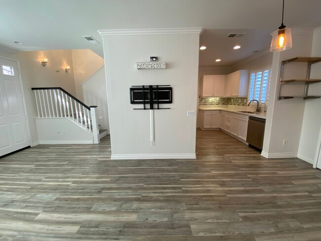 Photo - 22992 Serra Dr