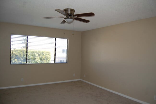 Photo - 6401 Glenfox Dr