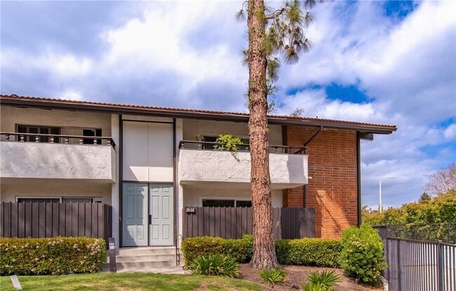 Building Photo - 31555 Lindero Canyon Rd Unit 14