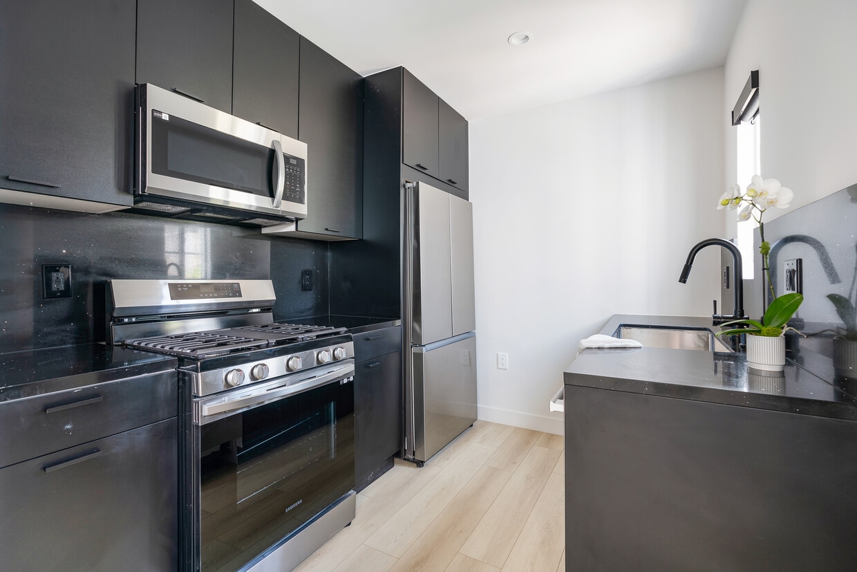 215-225 Lucas Ave - Los Angeles, CA | WestsideRentals.com