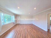 Photo - 3041 E 3rd St